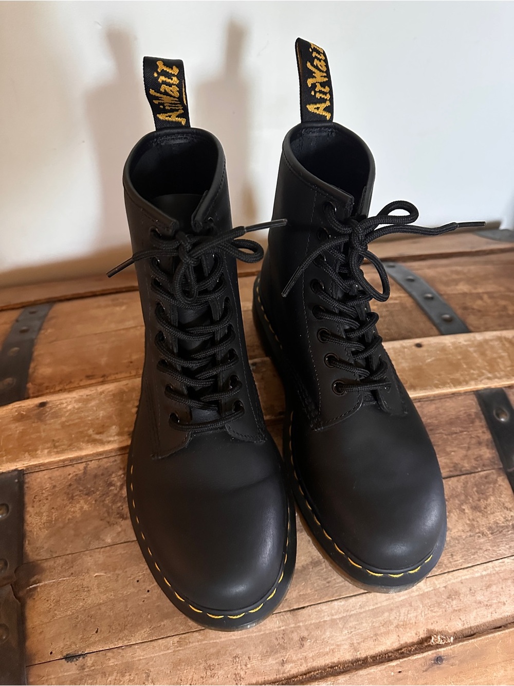 Dr. Martens - 1460 original smooth leather lace up boots